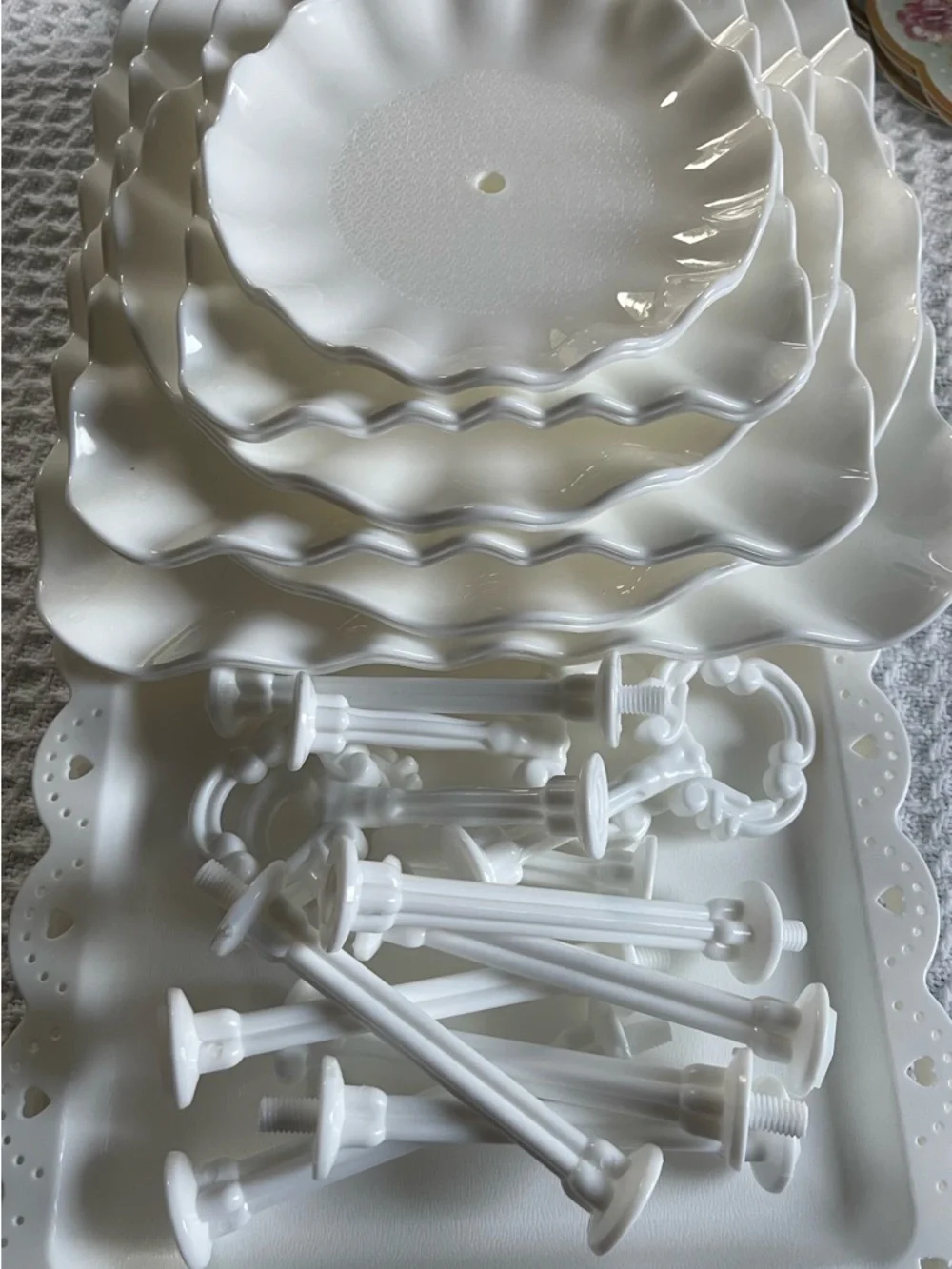 White Scalloped 3-Tier Dessert Stand & Tray Set for Parties